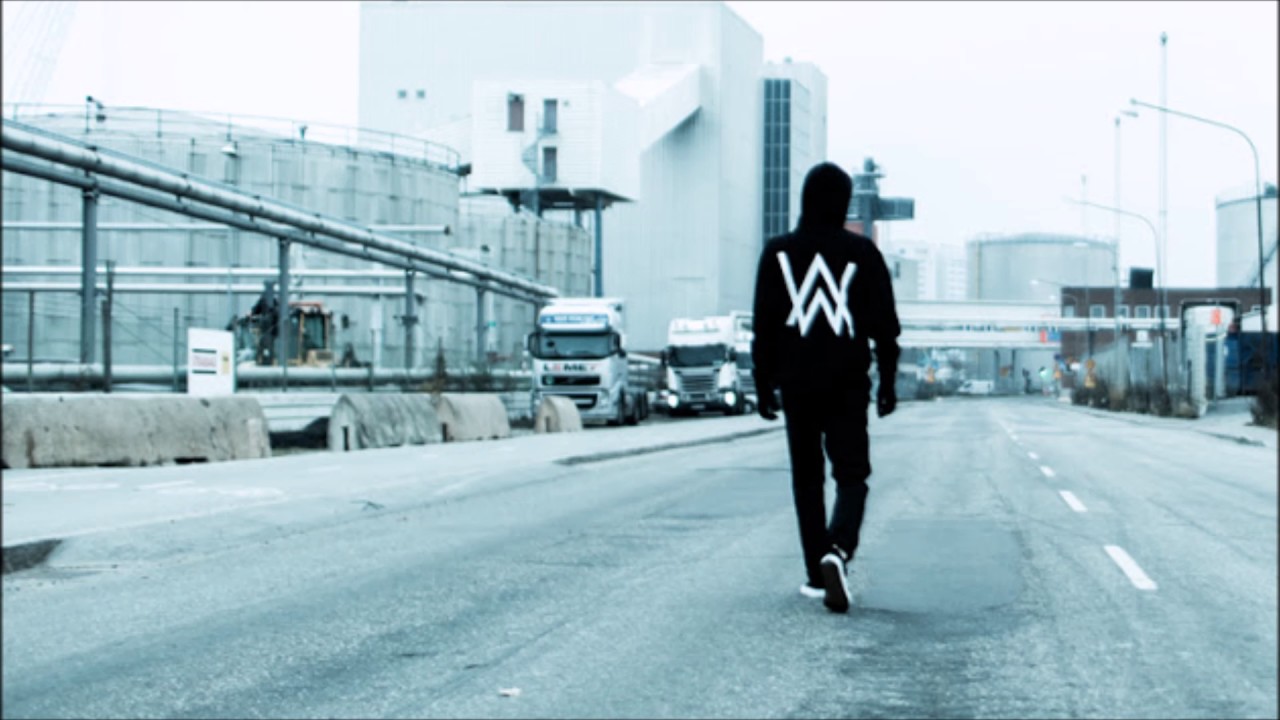 Walker sing. Alan Walker Sing me to Sleep обложка.