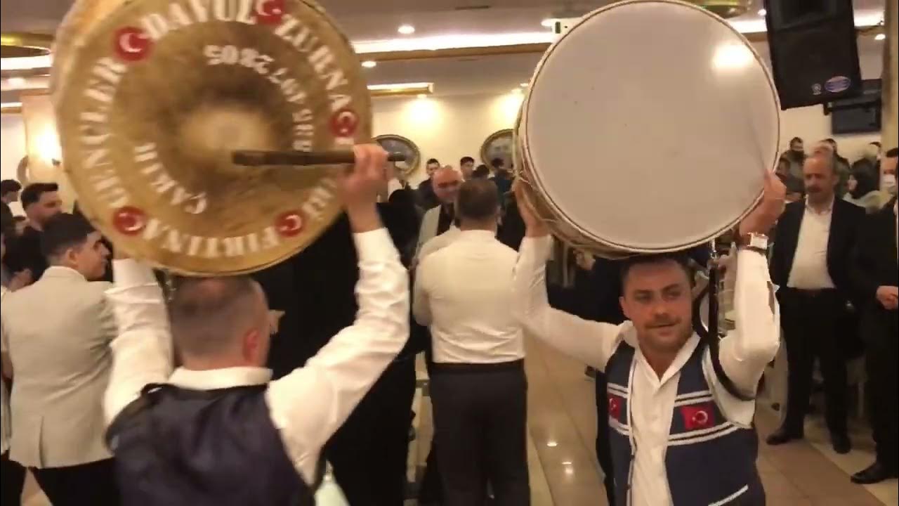 MUHTEŞEM DAVUL ZURNA EŞLİĞİNDE DÜĞÜN HALAY OYUN HAVASI DAVULCU ÇAKIR YouTube