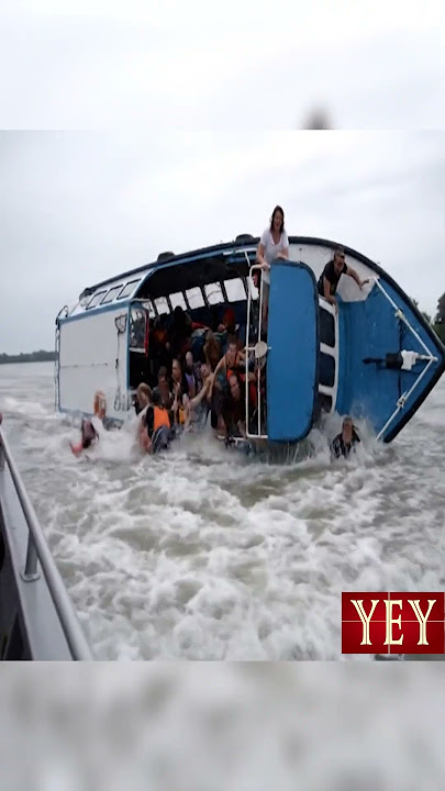 River Swell Overturns Tourist Boat with Passengers #River #YesEpicYes #Flood