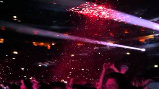 Rihanna - We Found Love /Standing ovation/ (Prague, 07.12.2011)