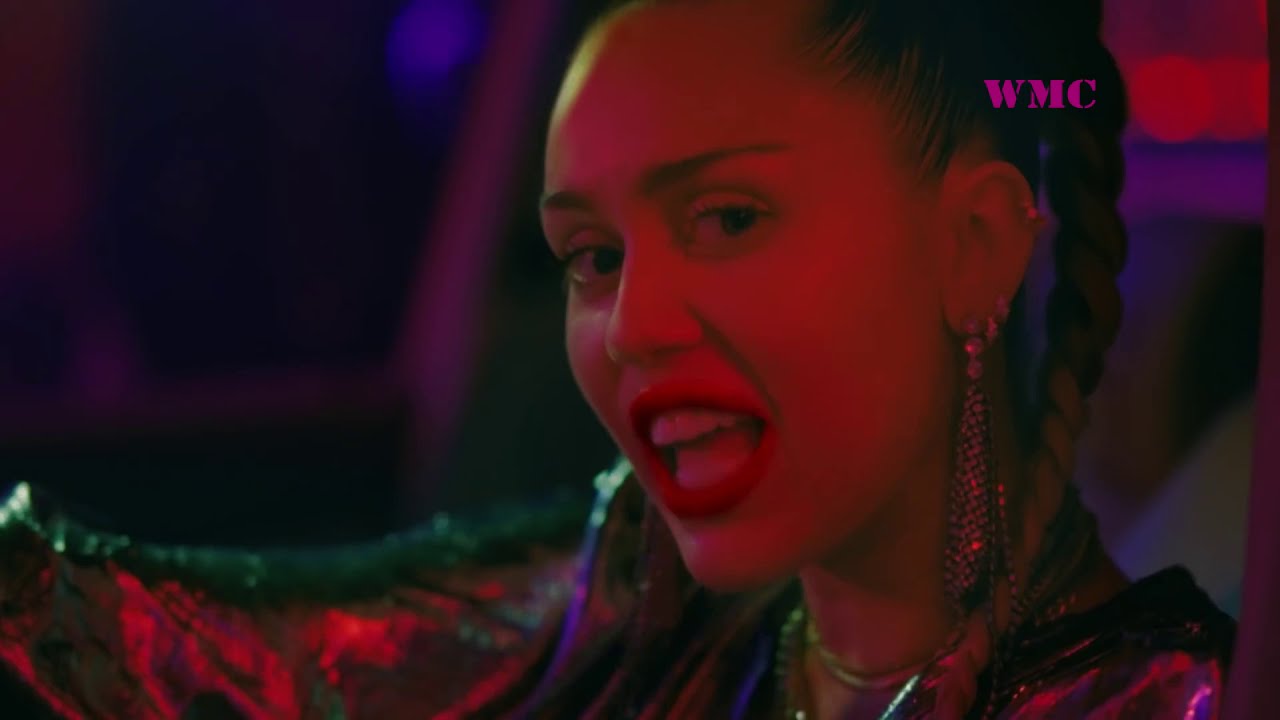 Miley cyrus. Miley cyrus nothing breaks like a heart. Miley cyrus performing live on stage in her 'bangerz'. майли сайрус mark. майли сайрус брокен сайленс.