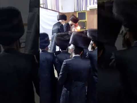 הגרב"מ מינצברג רב קהל עדת ירושלים המתמידים בהבדלה במירון במוצאי שבת המסורתית פרשת לך לך בציון הרשב"י