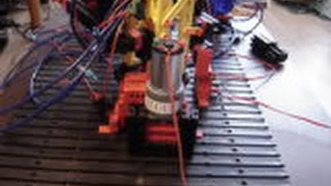 fischertechnik pneumatic "hand" episode 68 : another pivot gear reconstruction