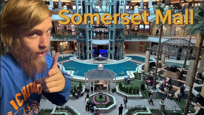 We visited The Somerset Collection Mall in Troy, Michigan to see the E