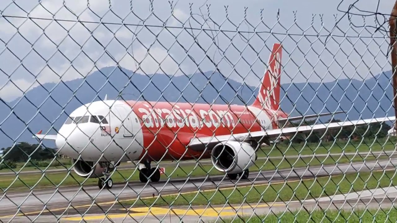 Ipoh Int'l airport AirAsia landing closeup views