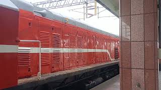 112/06/04 R161柴電機車引擎提高轉速助風泵快速充氣