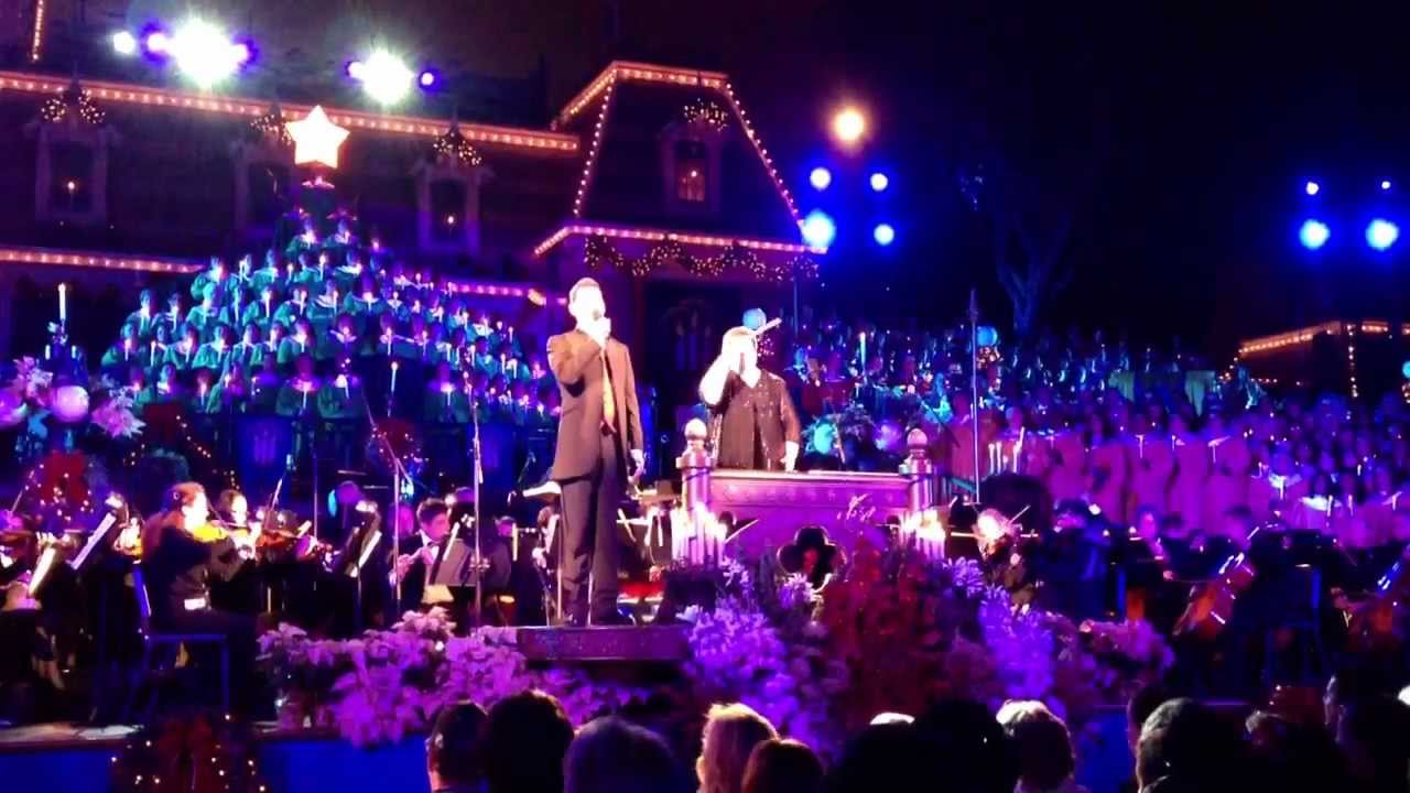 candlelight processional disneyland 2021