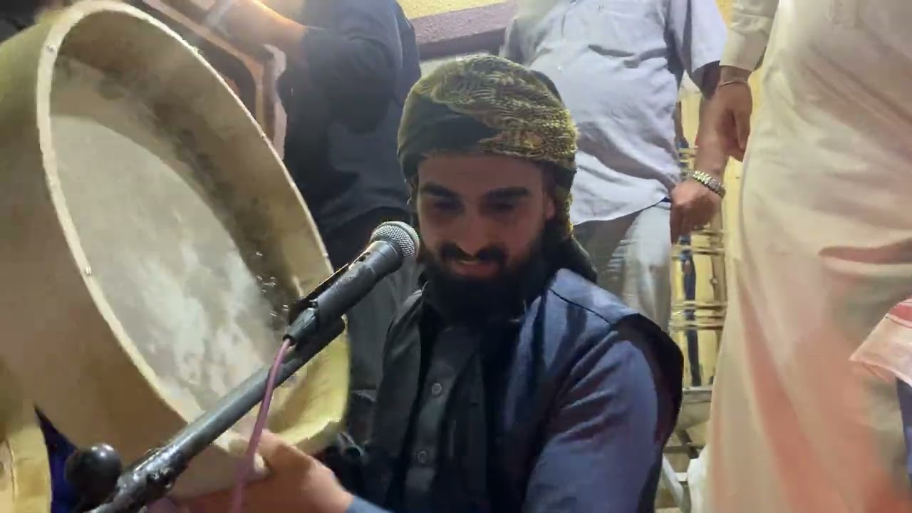 المداح عبدالرحمن الصاحبي الروضة والي بيها هيم روحي وسابيها طيبة الحبيبة عيني طابت باسم راعيها