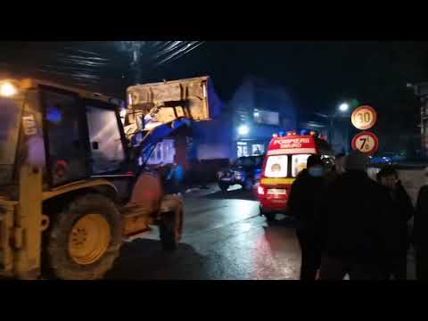 Accident în Salva, cu două mașini și un TIR