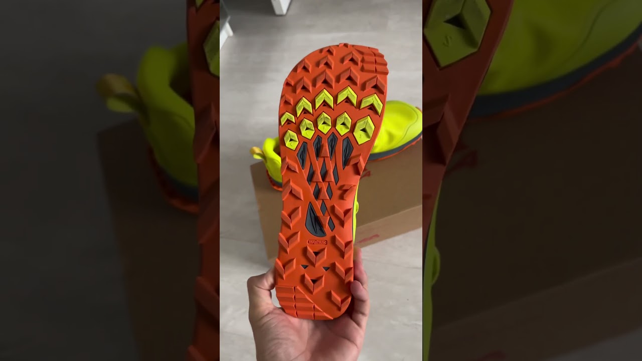 Кроссовки для трейла Altra Lone Peak 8 с нулевым дропом. 