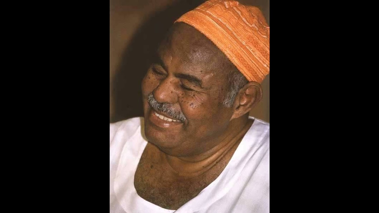 فما طلعت إلا وغاب ضياؤُها * ولا غَرَبَت عنا وتلك غرائب . محمد كمال . حضرة