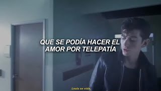 La canción bonita de tiktok que dice “a kilómetros estamos conectando...”