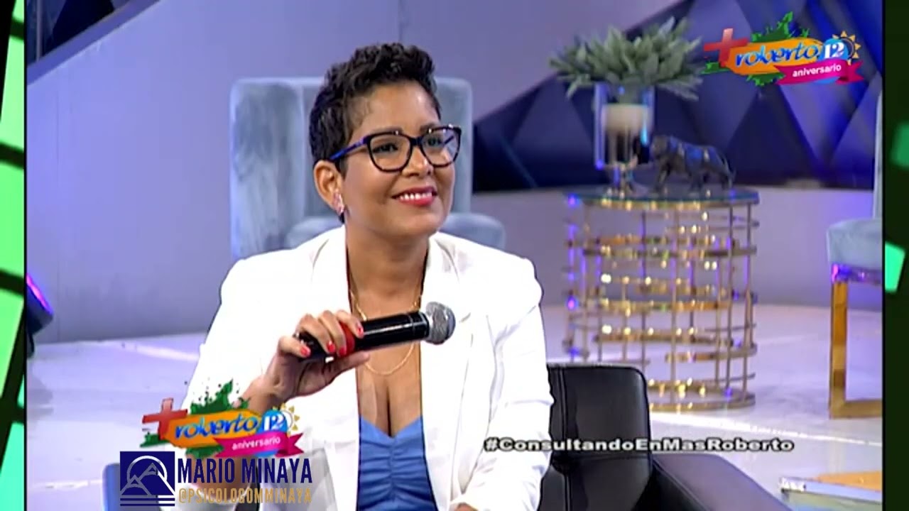 Mario Minaya en Más Roberto hablando de temas de pareja