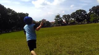 Vmain Layangan Di Lapangan Bola 3