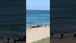 Download Lagu Shocking moment drugs gang are chased onto popular UK beach in front of stunned sunbathers MP3 Download Lagu Shocking moment drugs gang are chased onto popular UK beach in front of stunned sunbathers MP3