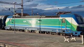 гара Поповица, влак на PIMK RAIL, КПВ за Пловдив, БВ 8613 за Бургас и БВ 1614 за София