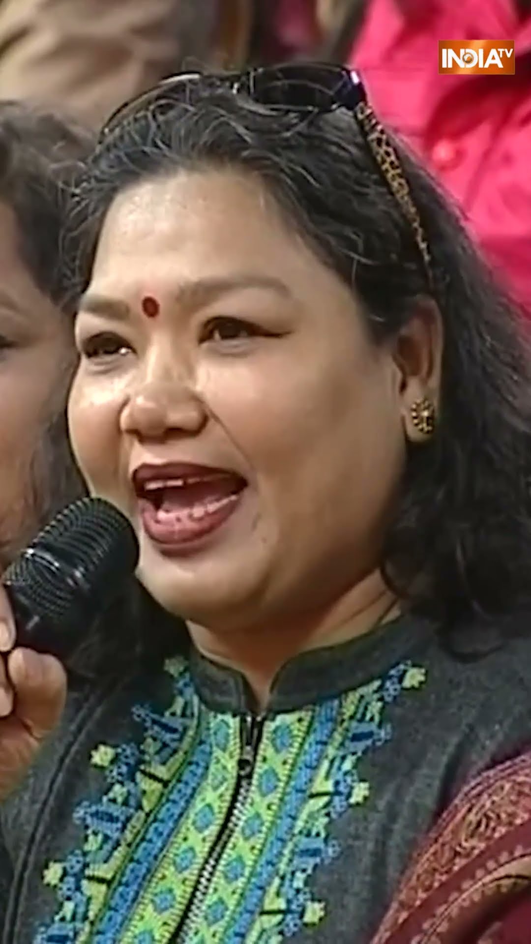 महिला ने #kumarvishwas से क्यों कहा कि मोटिवेशनल गुरु बनने के लिए ? #aapkiadalat #kavikumar