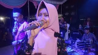 Hot Banget Biduan Ini Buka-Bukaan