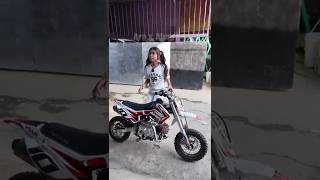 Download Lagu Wanted to get sandals but instead Ara ran away with his trail bike #aradanalvaro #masboypotatochips MP3