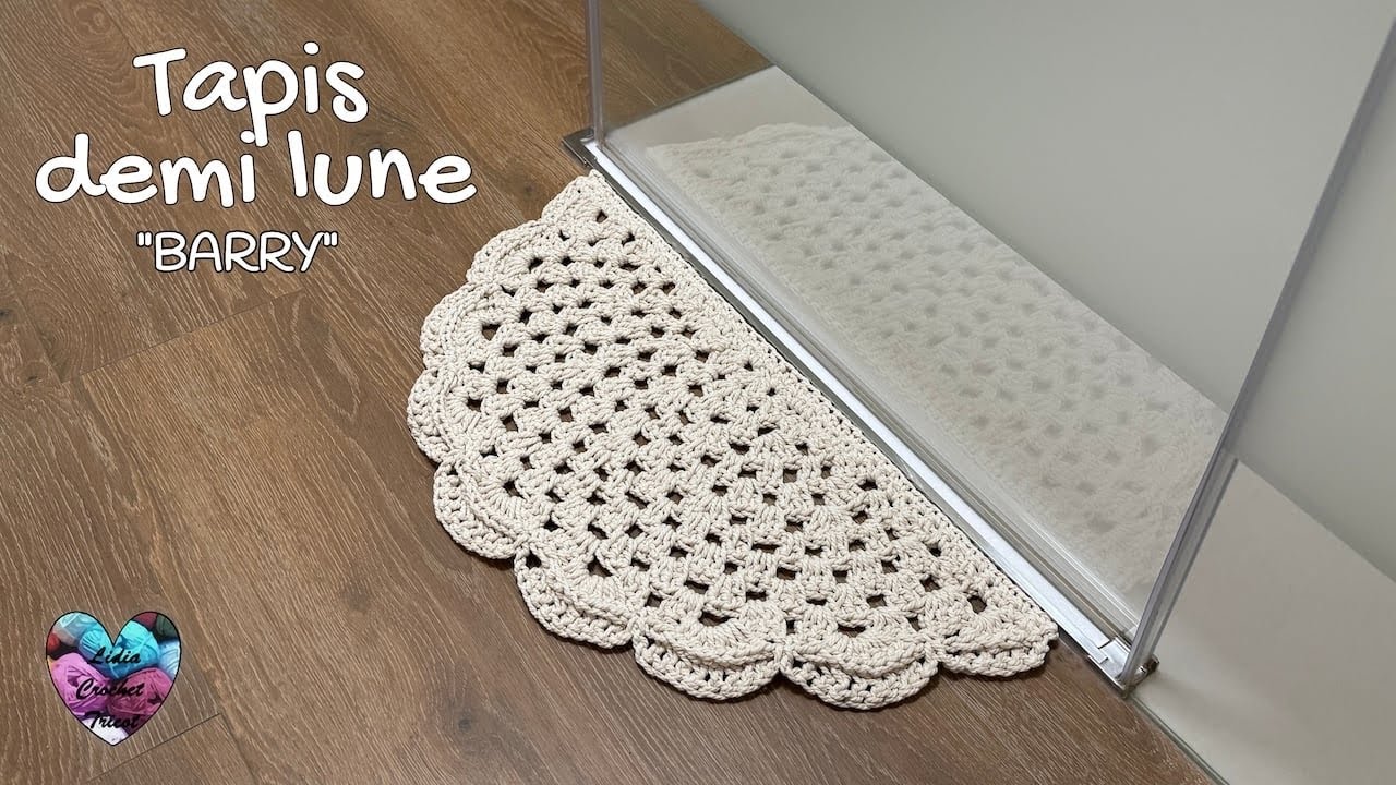 Tapis Toile à Crocheter READICUT Vintage - Forme Demi-Lune Coeur - Dimensions 54 X 27 Cm - Années 90 Neuf