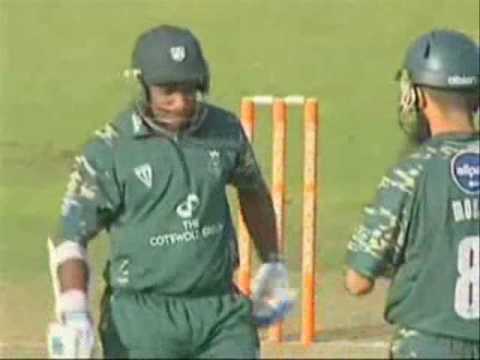 Sanath Jayasuriya - 54 off 29 balls vs Lancashire