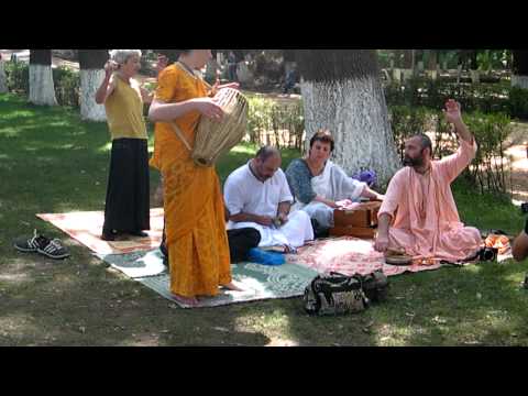 BV Sadhu Maharaj in Tbilisi.ჰარე კრიშნა.