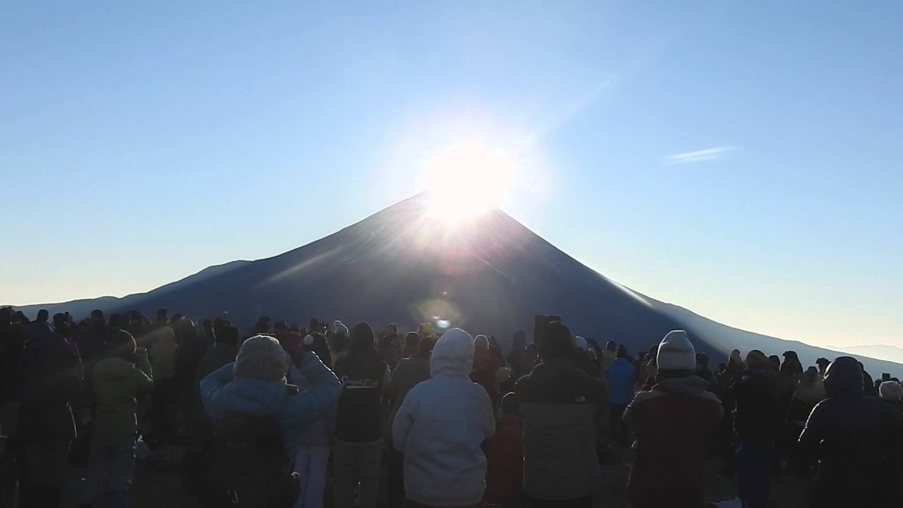 元旦の1月1日に竜ヶ岳 ダイヤモンド富士を見に行きました 富士山登山吉田ルート日帰り初心者ツアー 元旦の1月1日に竜ヶ岳 ダイヤモンド富士を見に行きました 富士山登山吉田ルート日帰り初心者ツアー