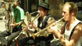 Video-Miniaturansicht von „Old Fish Jazz Band - Doctor Jazz“