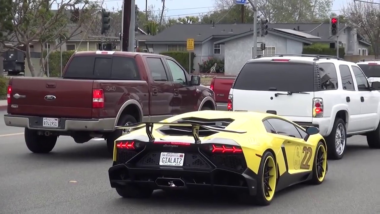 Cops vs Supercars Mega Compilation (NEW)