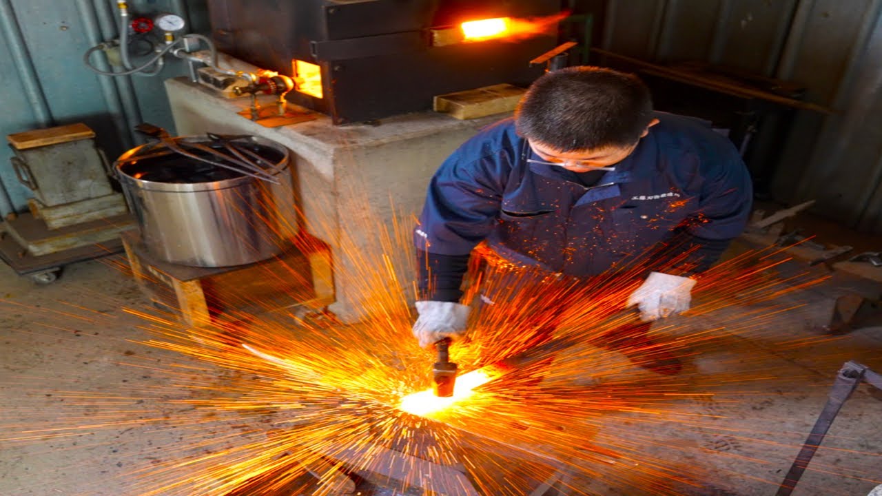 Процесс изготовления ножа для сашими. Японский мастер ножей для сашими