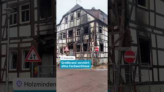 Großbrand zerstört altes Fachwerkhaus in Holzminden