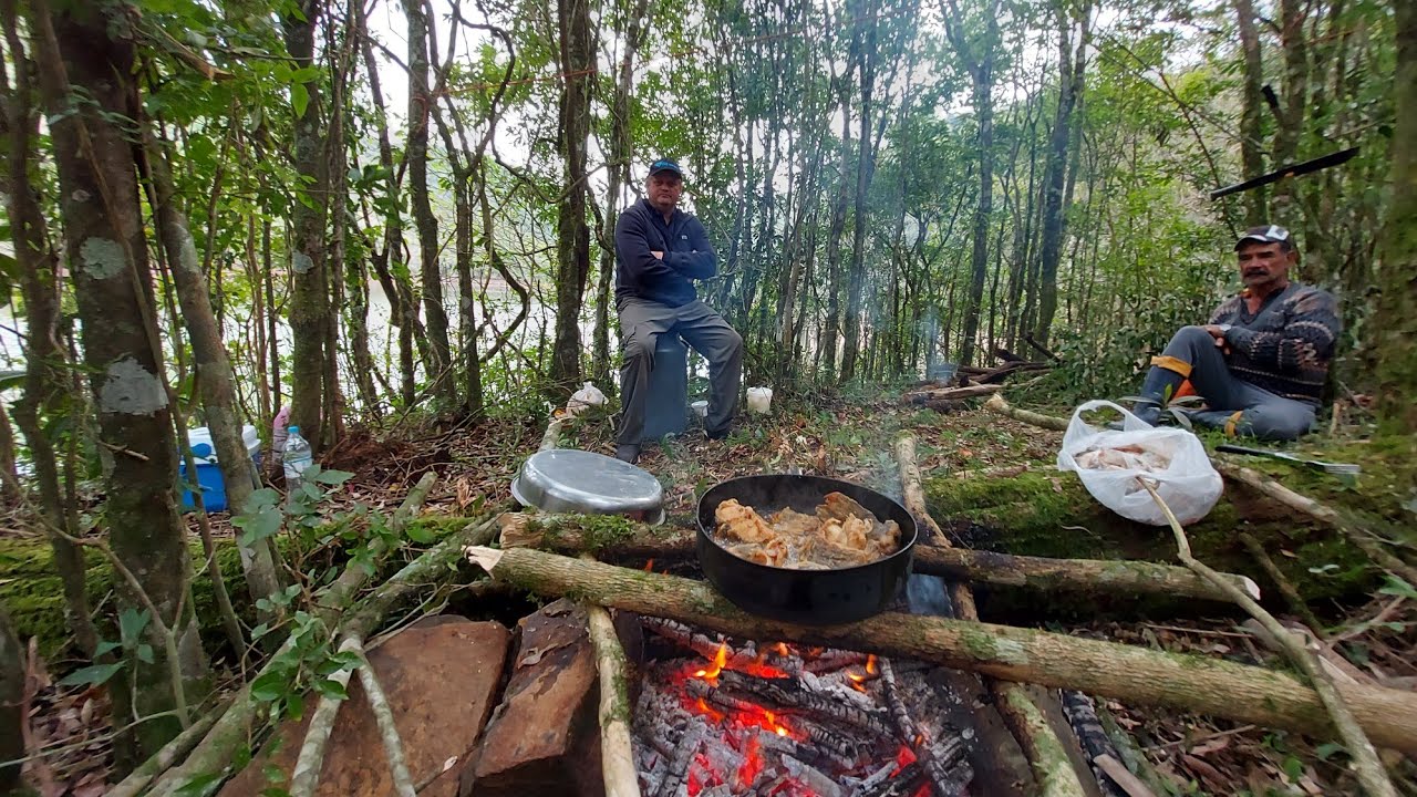 Abrigados na Mata| Fomos Castigados Pelo Frio ,Peixe Frito ,Acampamento e Pescaria.