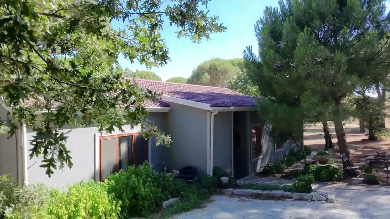 İzmir, Bergama, Terzihaliller köyünde. Satılık ev ve arazi.