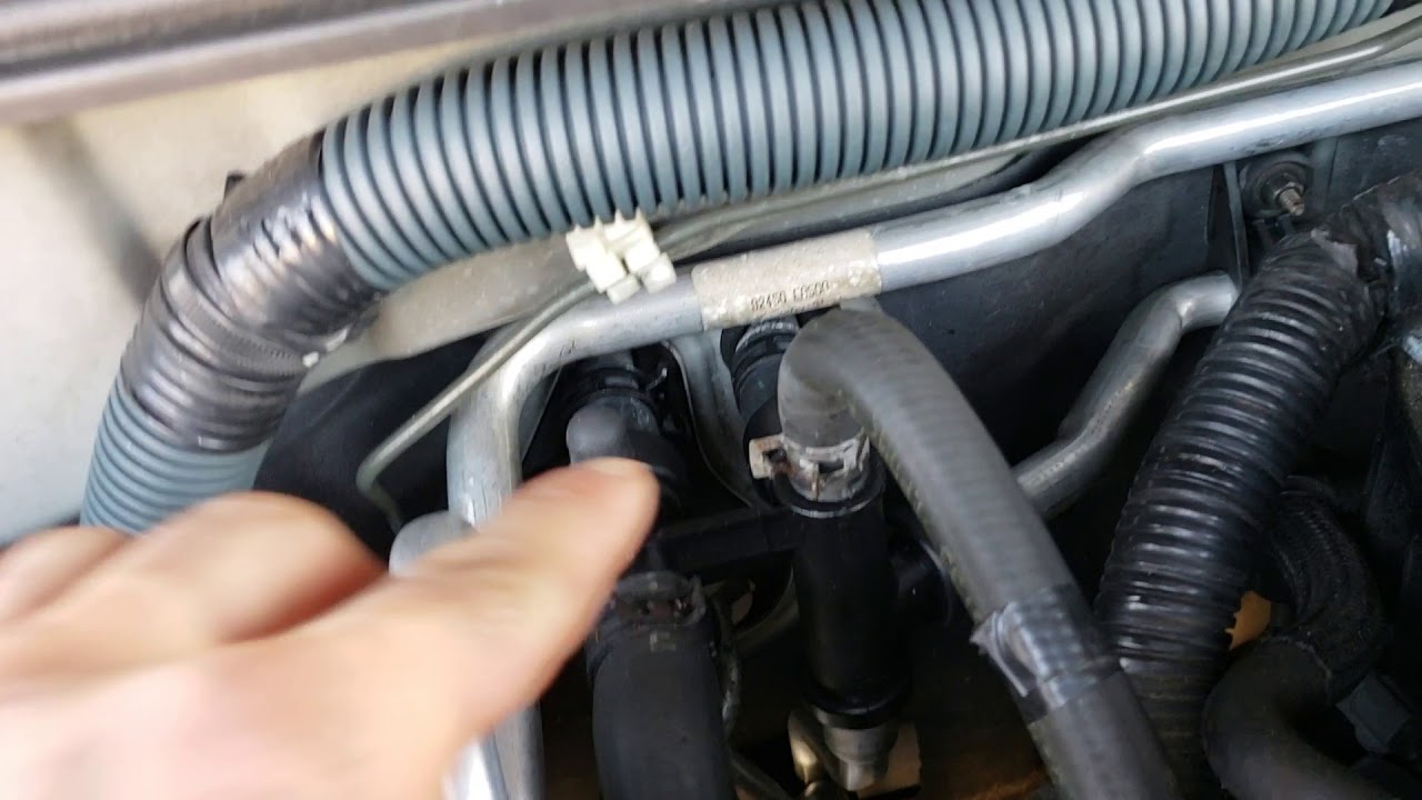 07 Nissan pathfinder heater core part 3 + heater hose assembly