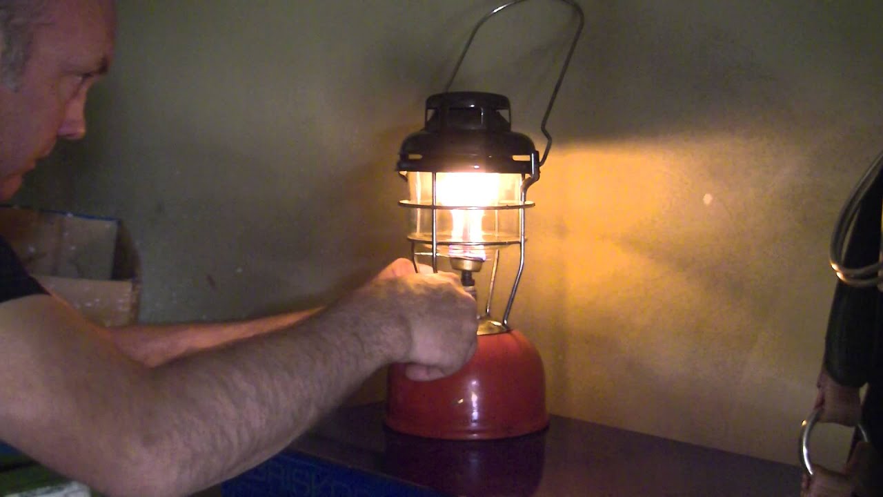 Tilley Lamp start-up, burn and shut-down. - YouTube