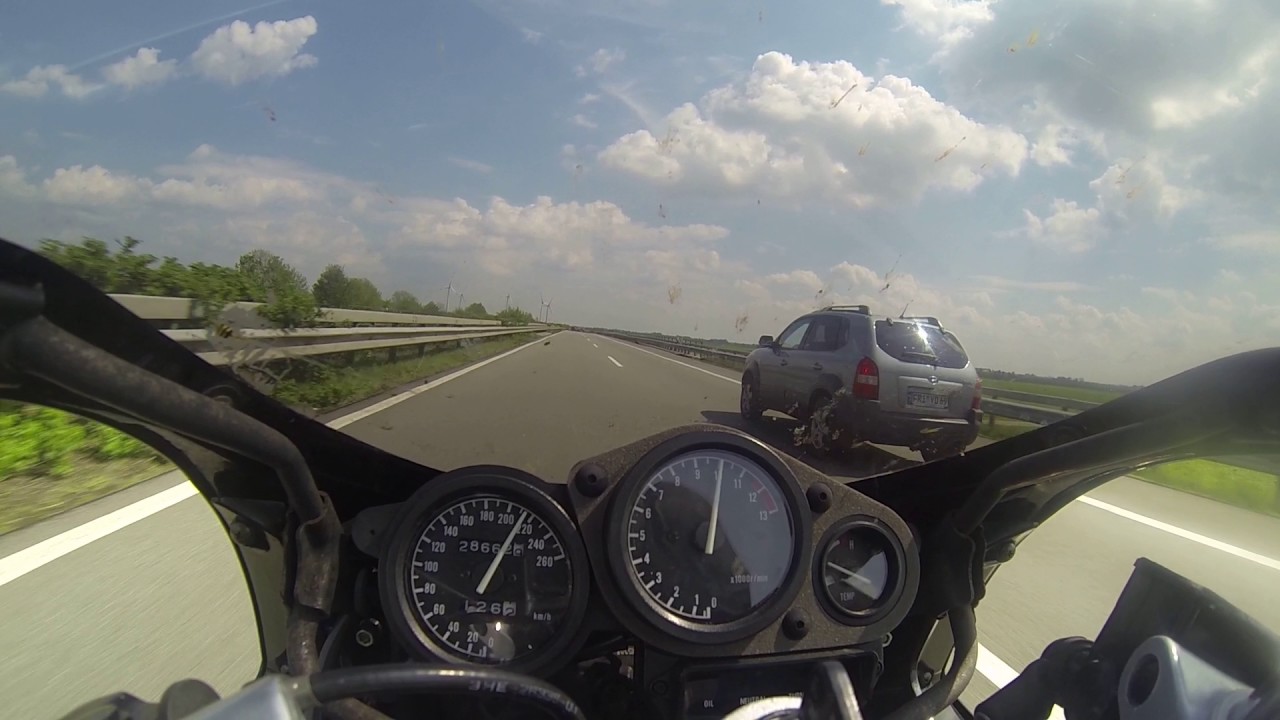 Yamaha FZR 600 3he on german Autobahn