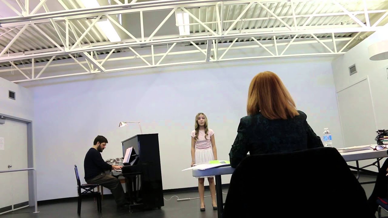 14 04 003   Rotary Festival   Scout Colette   French Song