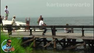 Pesta Pantai - Toni Q Rastrafara (Pulau Bidadari, Kepulauan Seribu - Jakarta 2010)