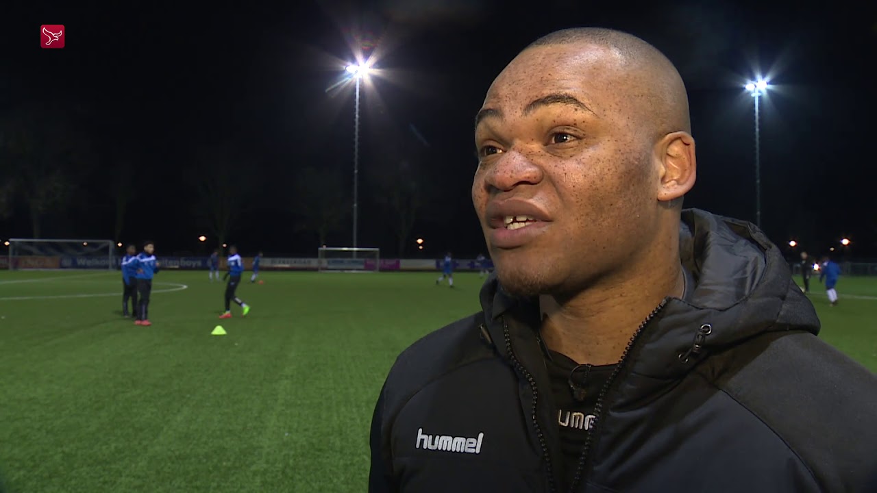 Trainer Collins John wil via Buitenboys top bereiken