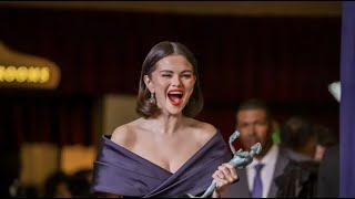 Here's What Selena Gomez Said While Accepting Her Surprise Win ! | SAG Awards 2025