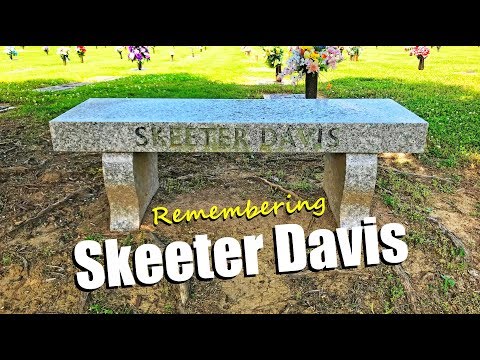 FAMOUS GRAVE-Singer Skeeter Davis (The End Of The World) In Nashville, TN