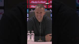 Robinas van Persie, be vyriausiojo trenerio, taip pat žurnalistas: "Taip užduokite tuos klausimus, vaikinai" 😜