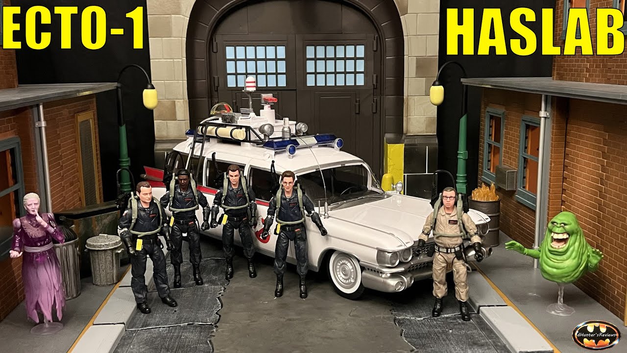 Hasbro Ghostbuster Ecto-1 Ectomobile HasLab With 7 Figures