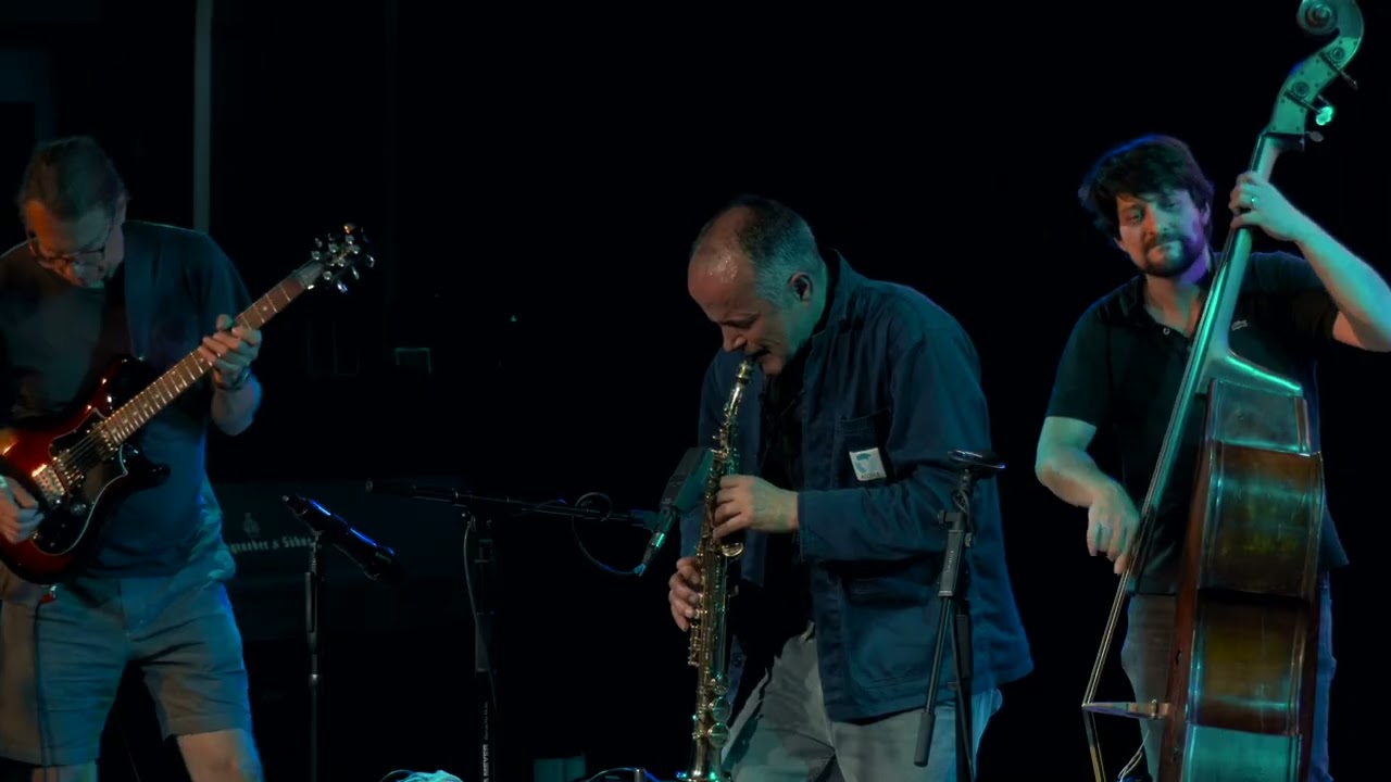 FatJazz in der JazzHall mit John Schröder, Gitarre