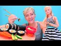 Kız videoları! ÖZEL - Barbie&#39;nin oyuncak evi, Sushi yapıyoruz ve Doktor Barbie! Kızlar için