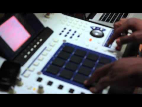NAFIS making Beat with MPC 4000
