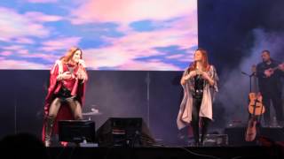 Soledad y Natalia en Morón 04-10-2015 -Tren del Cielo- (Gaby Raptor)