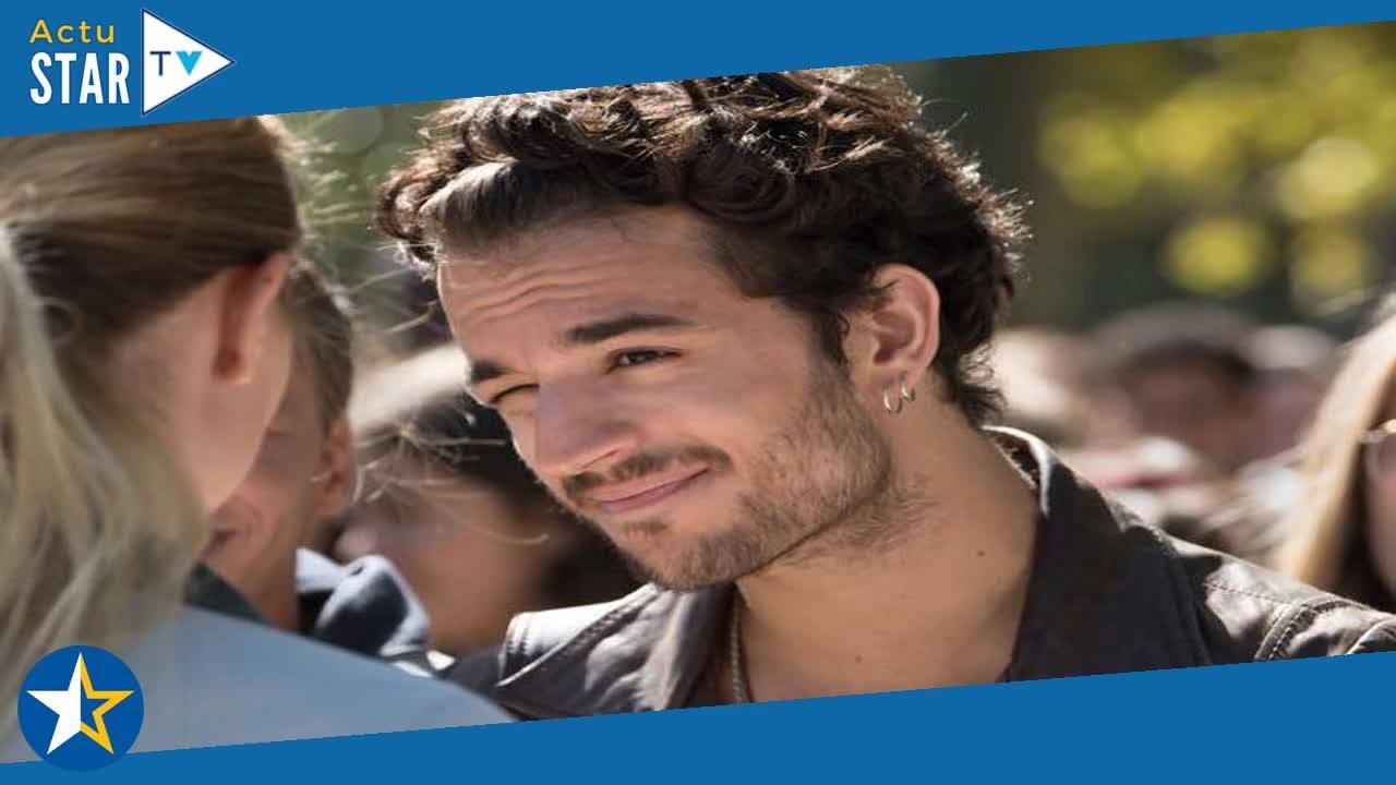 Ici Tout Commence Eliott Et Greg S'embrasse