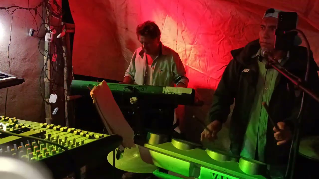 Super grupo carisma popurri Acapulco tropical 