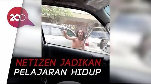 Viral! ODGJ Bantu Buka Jalan Ambulans di Bandung